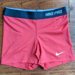 hot pink nike pros Off 73% - www 